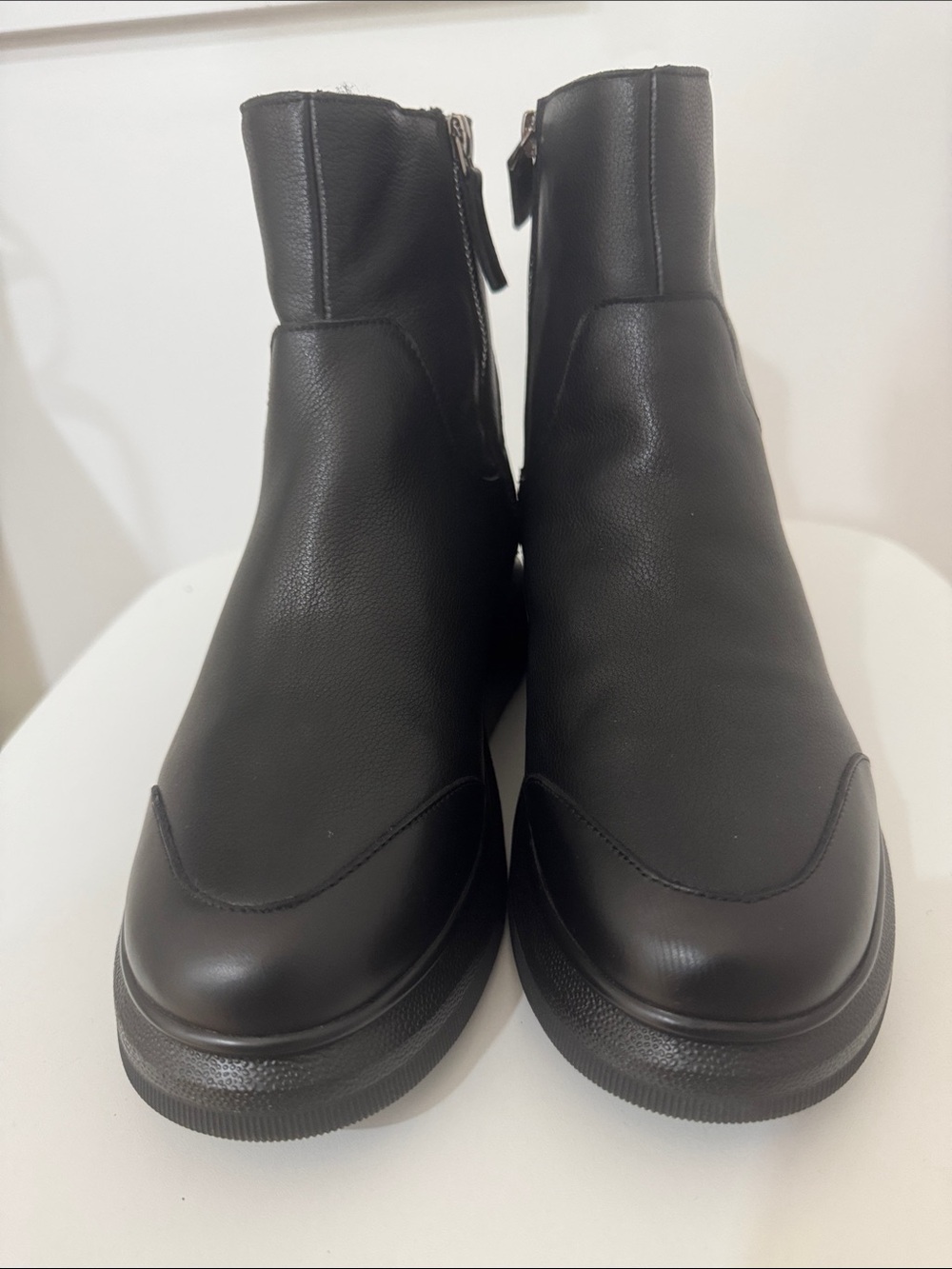 Suzanne Rae Black Leather Ankle Boots size 8